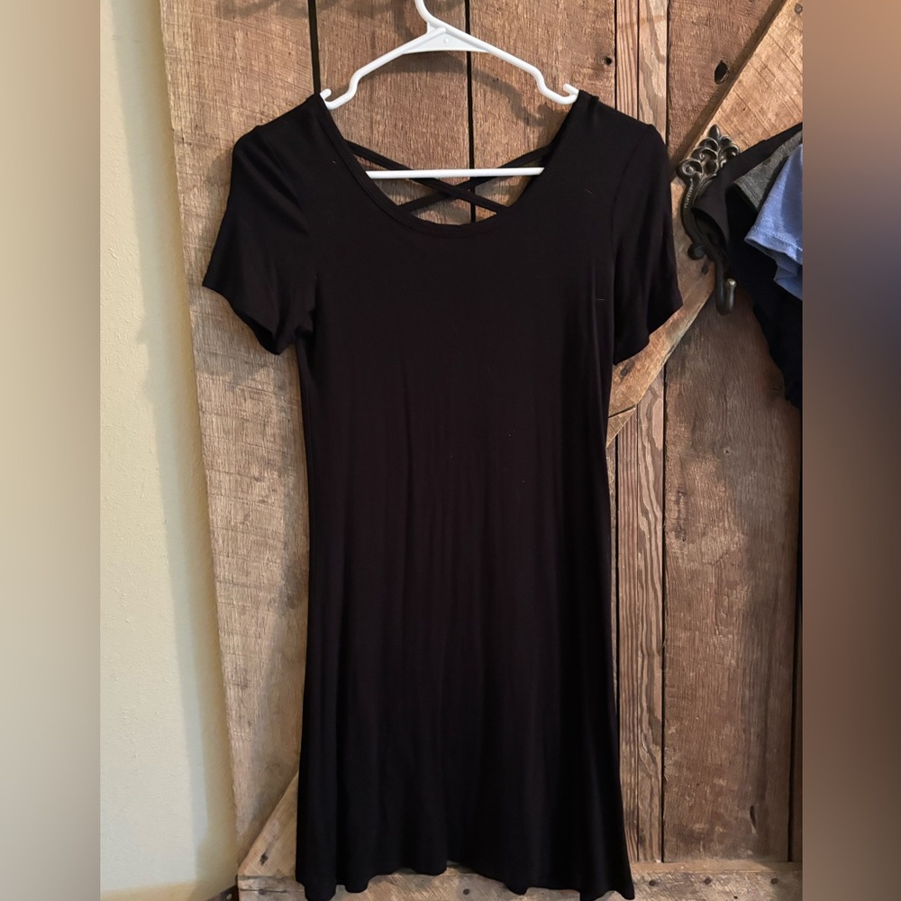 Elegant Black Dress With Criss Cross Back
